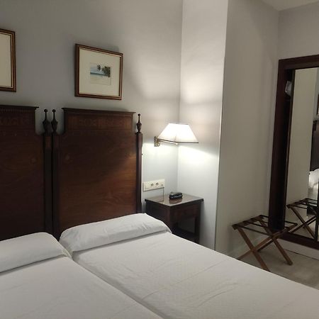 Hotel Iberia Plaza America Caces Eksteriør billede