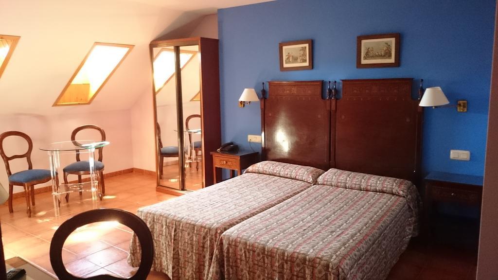 Hotel Iberia Plaza America Caces Værelse billede