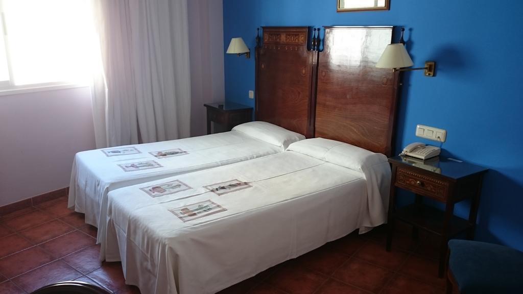 Hotel Iberia Plaza America Caces Værelse billede