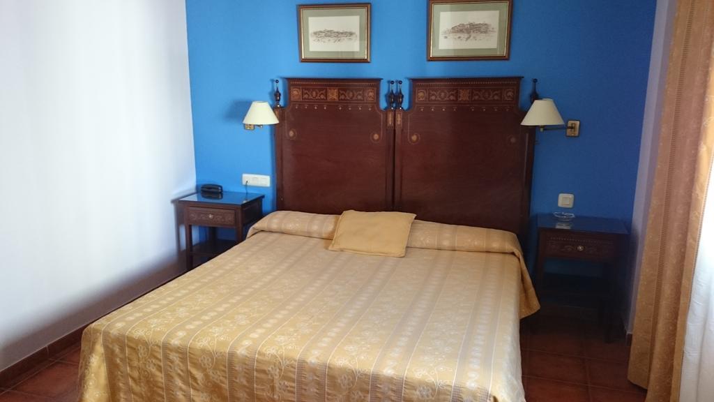 Hotel Iberia Plaza America Caces Værelse billede