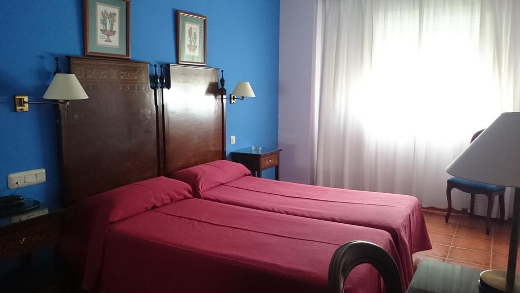 Hotel Iberia Plaza America Caces Værelse billede