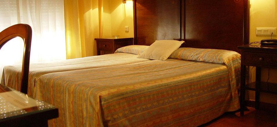 Hotel Iberia Plaza America Caces Eksteriør billede