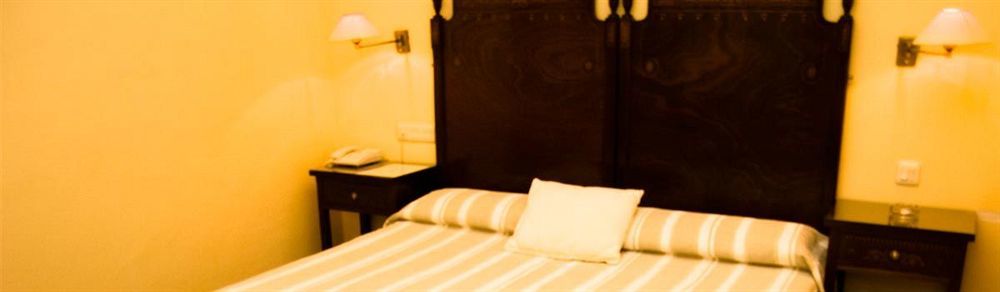 Hotel Iberia Plaza America Caces Eksteriør billede