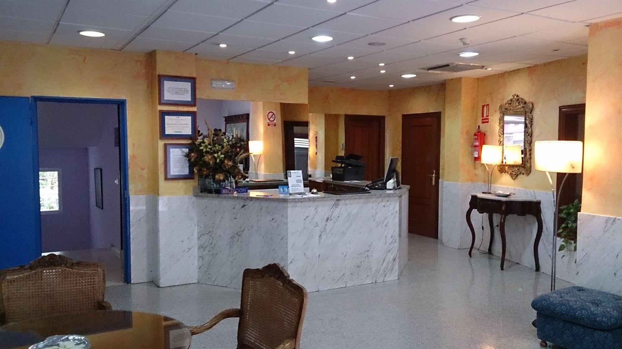 Hotel Iberia Plaza America Caces Eksteriør billede